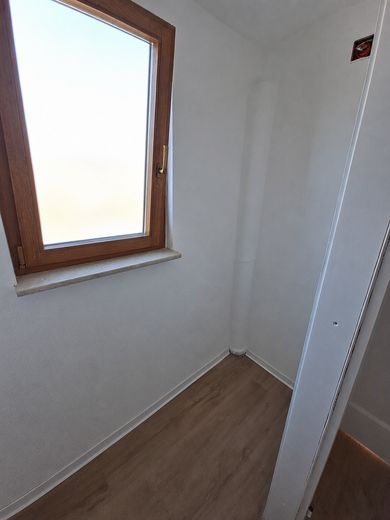 EERSTE BEWONING NA RENOVATIE AAN DE MAIN | Twee bijzondere woningen met aparte ingangen – EG Abstell 1