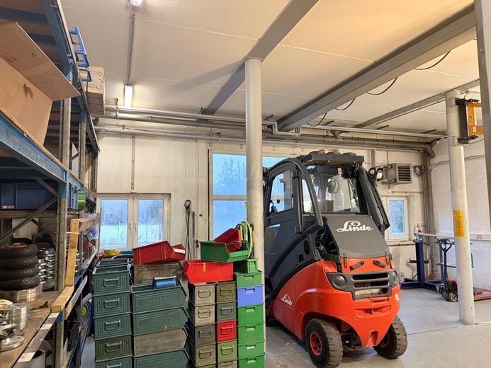 Capannone commerciale con gru, portone di accesso &amp; ufficio - ca. 100 m² in 64850 Schaafheim – IMG-20260410-WA0015