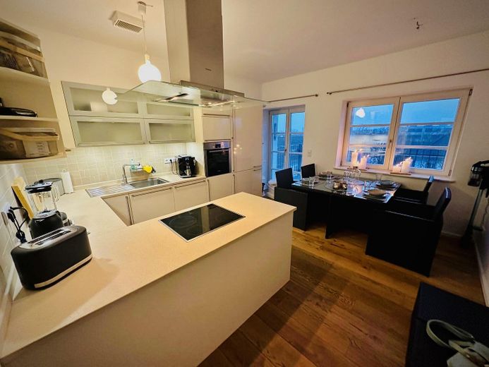 Dachgeschosswohnung mit Balkon und Terrasse – Küche