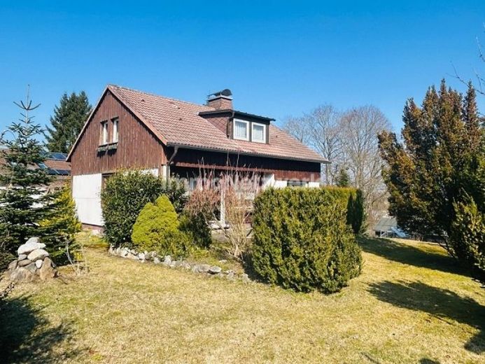 *Charmantes Familienhaus mit Potenzial – Balkon, Terrasse und Garten in ruhiger Lage* – Foto 1