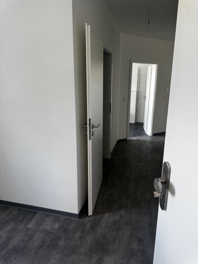 Wohnen mit Stil: 3 Zimmer-Neubauwohnung mit Balkon – ca. 83 m² in Fümmelse – Ansicht Wohnungstür