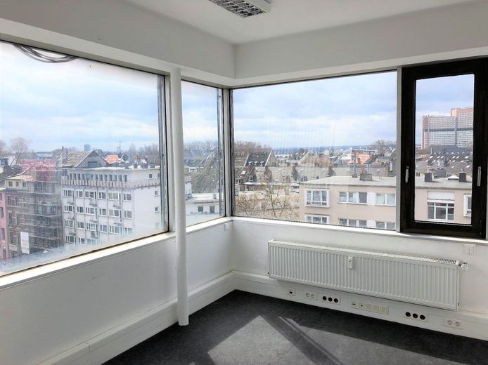 Eckbüro