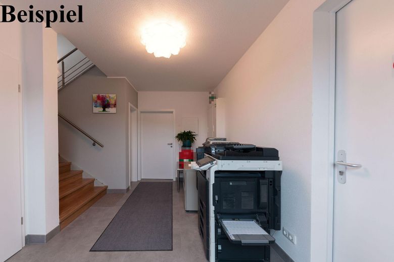 200m² Lagerhalle mit 200m² Büroflächen zu vermieten_ 63825 – Beispiel Eingangsbereich