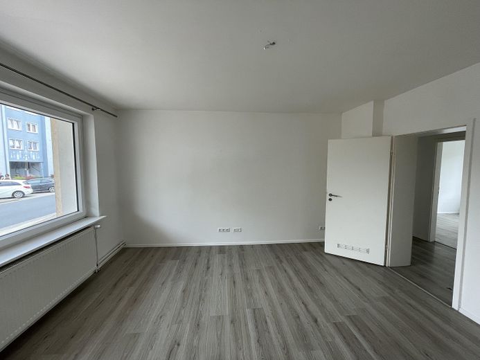 Frisch modernisierte 3-Zimmer-Wohnung in Altstadtnähe – Wohnzimmer 2