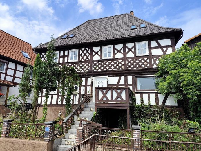 Stattliches Fachwerk-Juwel des 18. Jahrhunderts in Marktzeuln - 375 m² Potenzial für Denkmalliebhaber &amp; Investoren! – Gebäudeansicht
