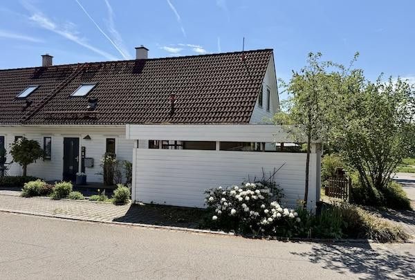 Blick auf Carport