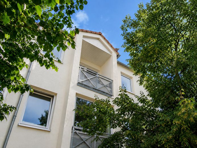 3 Zimmer Wohnung mit Balkon und modernem Bad – Außenansicht des Hauses