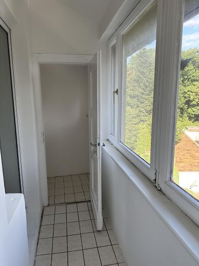 Frisch renovierte 4-Zimmer Wohnung in Essen-Frohnhausen – Wintergarten + Abstellraum_WZ