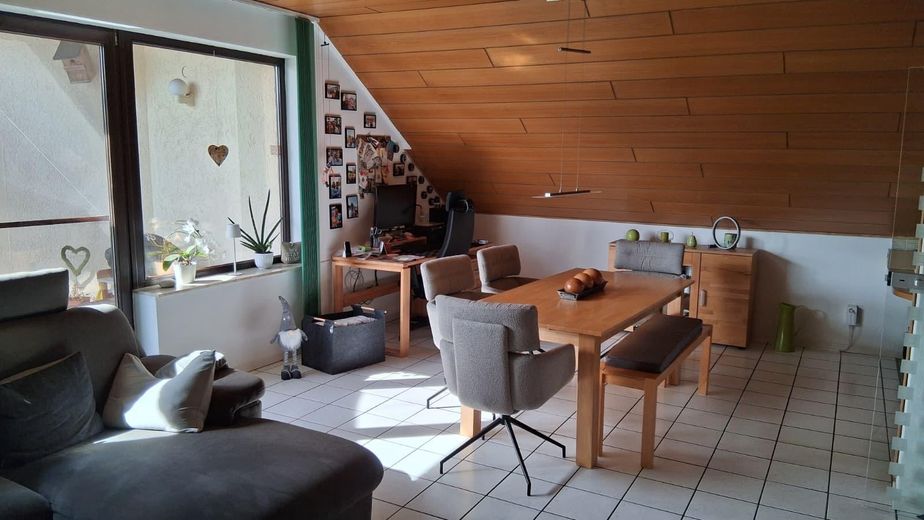 4 Zimmer Dachgeschosswohnung mit 2 Balkone – Foto 3