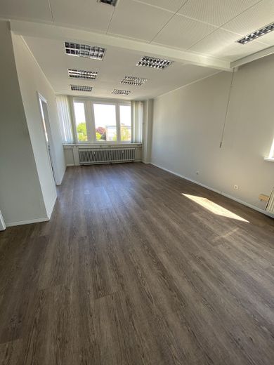 314 m² kantoorruimte met 10 ruimtes, glasvezel & parkeerplaatsen – zonder makelaarscourtage in Hamburg-Billbrook – Büro