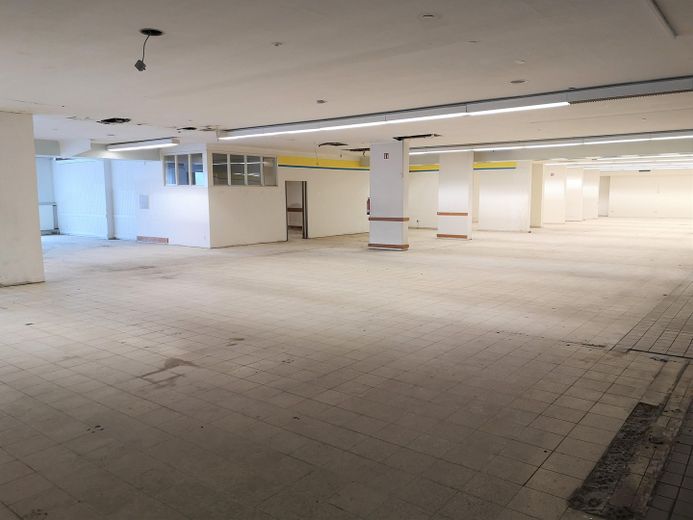 Flexible Gewerbefläche mit 1.050 m², 35 Stellplätzen – Ideal für Fitness, Gesundheit, Einzelhandel – Gewerbe Innenansicht