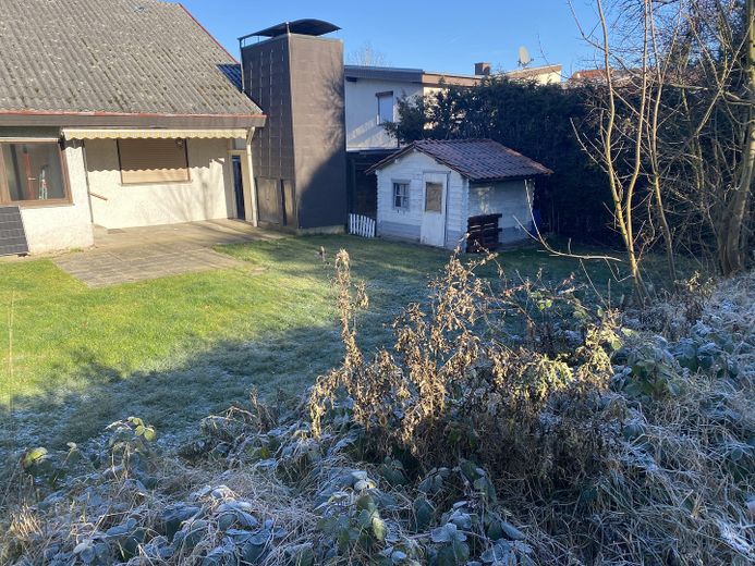 Ansicht Südseite mit Garten