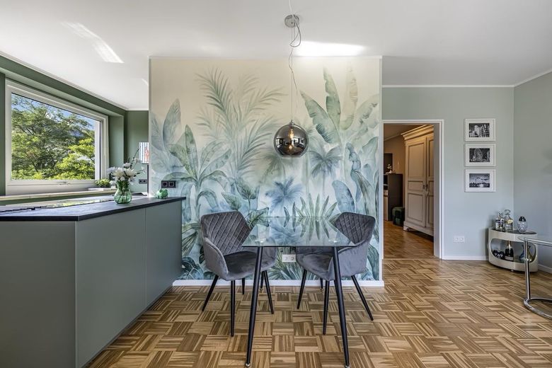 2-Zimmer-Wohnung, v(t)oll möbliert, Pauschalmiete, Düsseldorf Unterbilk – Essbereich