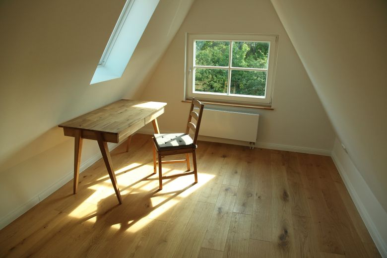 Splendido edificio hanseatico in mattoni rossi con ampio giardino nella migliore posizione di Volksdorf – Dachzimmer