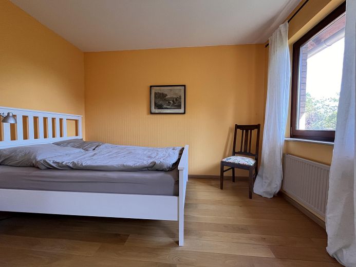 Himmelmoor yakınlarında, sakin bir konumda büyük güneybatı bahçeli cazip sıra evin son evi – Schlafzimmer vorn