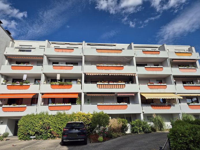 Otwarty 2-pokojowy apartament z balkonem i widokiem na Johannisberg – gepflegte Wohnanlage 