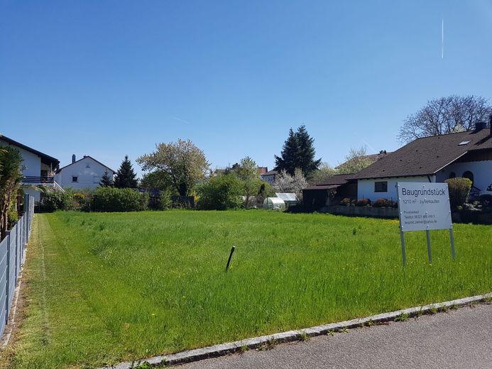 Seltenes Baugrundstück in ruhiger, gewachsener Wohnlage in Reisbach – 20260424_114704