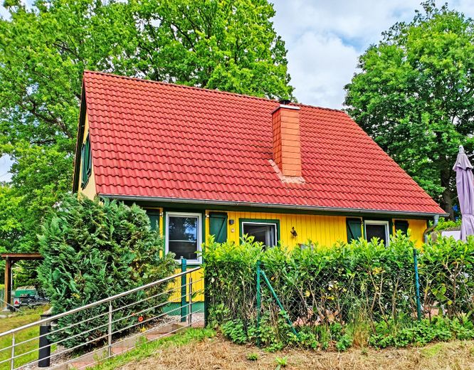 TOP-Altersvorsorge: 4-Sterne-Ferienhaus in ruhiger Lage nur 200m zum Plauer See – Ferienhaus Zislow für Familien