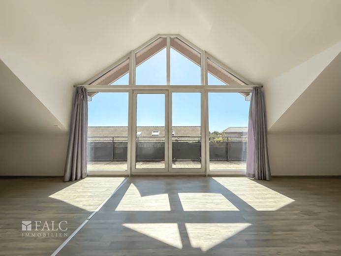 Hell. Offen. Energieeffizient. KfW-40-Wohnung mit sonniger Terrasse und Garage – Wohnbereich - Bild 1