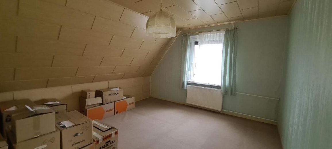 ab sofort: Einfamilienhaus in ruhiger Dorflage nahe Hermsdorf, Preis VB – Schlafzimmer