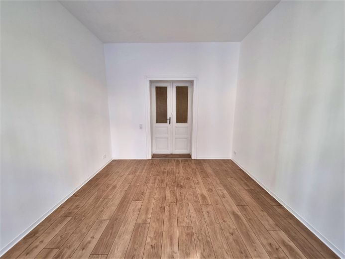Modernes Wohnen im energetischen Denkmal – 3-Raum-Wohnung im Hochparterre (inkl. Einbauküche) – Zimmer 1.16 Eingang