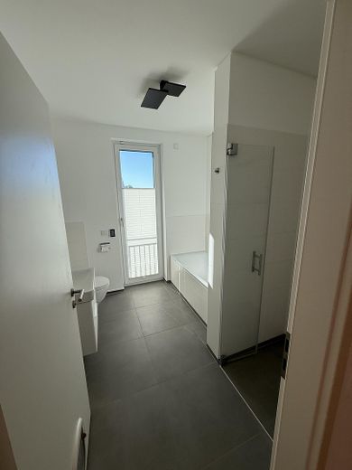 Exklusives Penthouse in der Wasserstadt Hannover-Limmer mit Blick ins Grüne / Keine Maklergebühren – Badezimmer