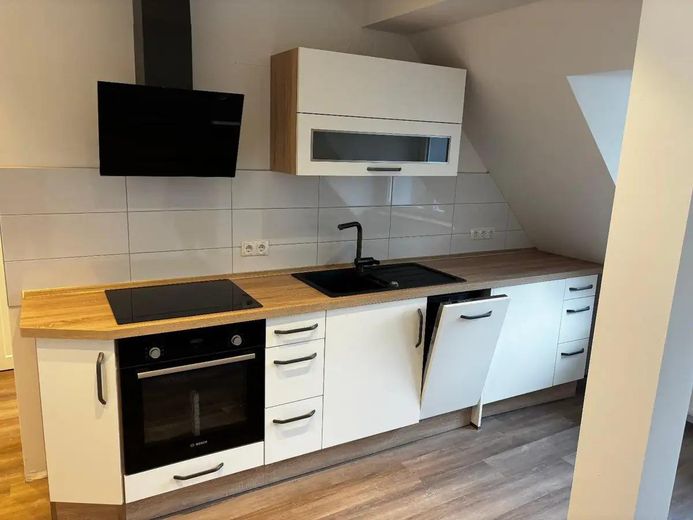 Çatı katında kiralık 1 odalı daire – Fotoğraf 2