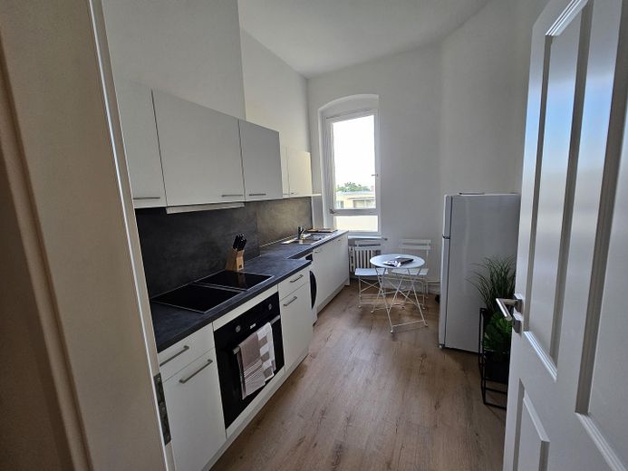 Erstbezug nach Sanierung: Stylische Zimmer in moderner 3er-WG in Berlin-Spandau! – Küche