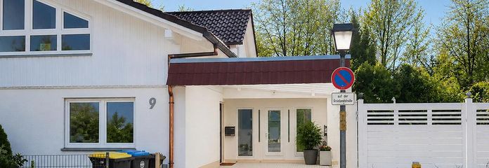 Luxus-Erstbezug nach Kernsanierung | 4 Zimmer | großzügiges Wohnen – Eingang/ Einfahrt