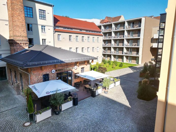 3 Zimmerwohnung mit Balkon in den Ferdinandshöfen – Innenhof 