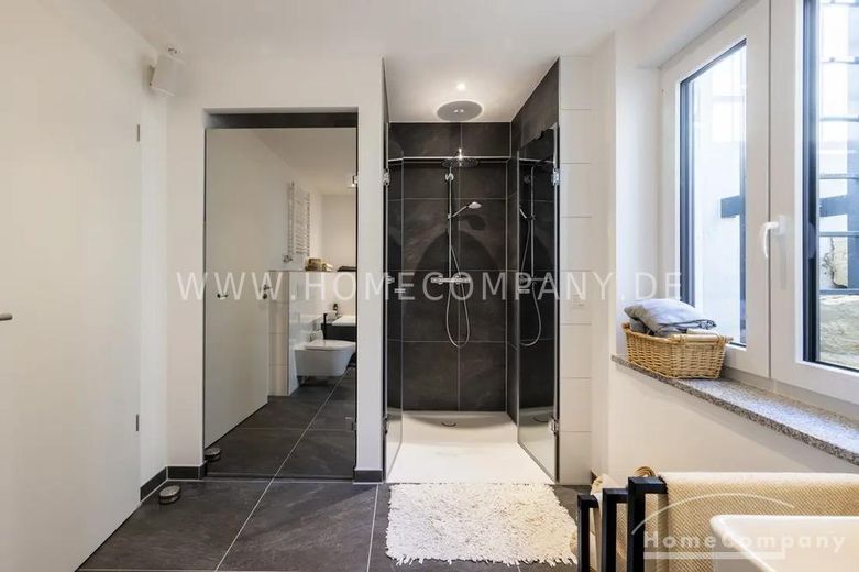 Moderne 3-Zimmer-Duplexwohnung mit Terrasse und Garten – 6fa2f27e081bfa465edb5331244e3939018dadde.jpg