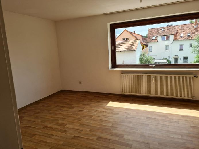 Luminoso appartamento di 2,5 locali con cucina componibile a Göttingen-Geismar – Wohnzimmer