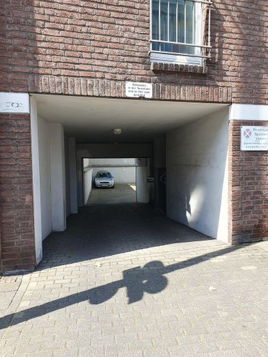 Garagenzufahrt von Straße