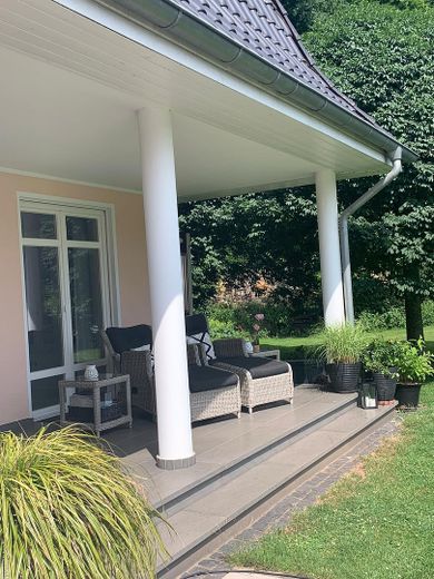 Überdachte Terrasse Süd