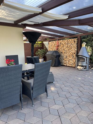 Casa unifamiliare indipendente ai confini immediati della città di Dresda – Große überdachte Terrasse 