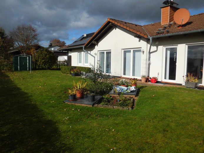 Schauenburg, Bungalow + ELW – Ansicht von Süden