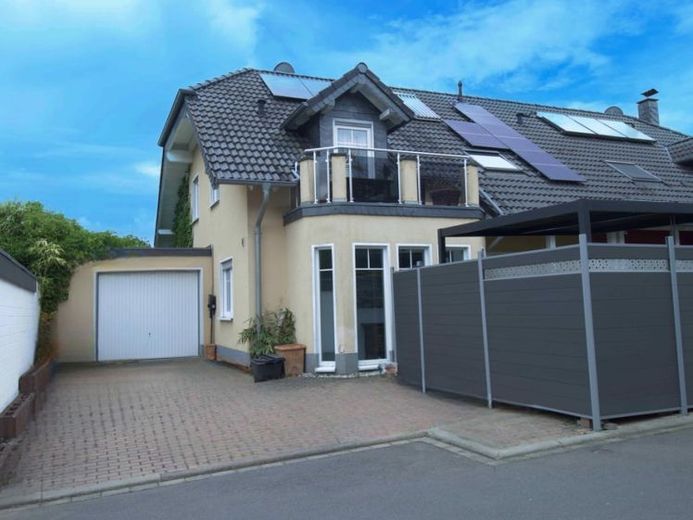 Traumhafter unverbaubarer Altstadt- & Fernblick: Moderne Wohlfühloase – Foto 1