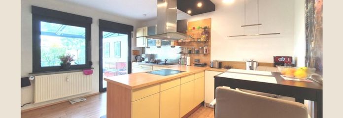 IHR NEUES DREIFAMILIENHAUS!
