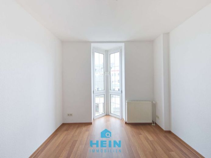 Helle, gut geschnittene Wohnung mit Balkon, Aufzug und angenehmer Wohnatmosphäre – Foto 1