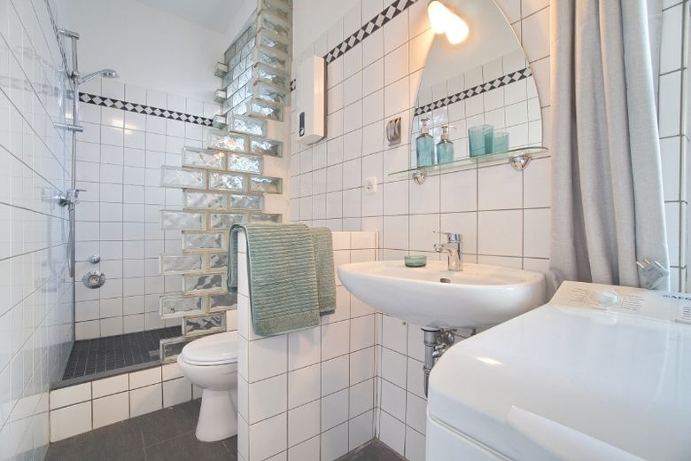 Charmante, großzügige Altbauwohnung im attraktiven Langenberg, mit W-LAN, PKW-Stellplatz, Bahnanbindung S 9 – 8a5d3ed57a175c8b49e91879b214a0784879190b.jpg