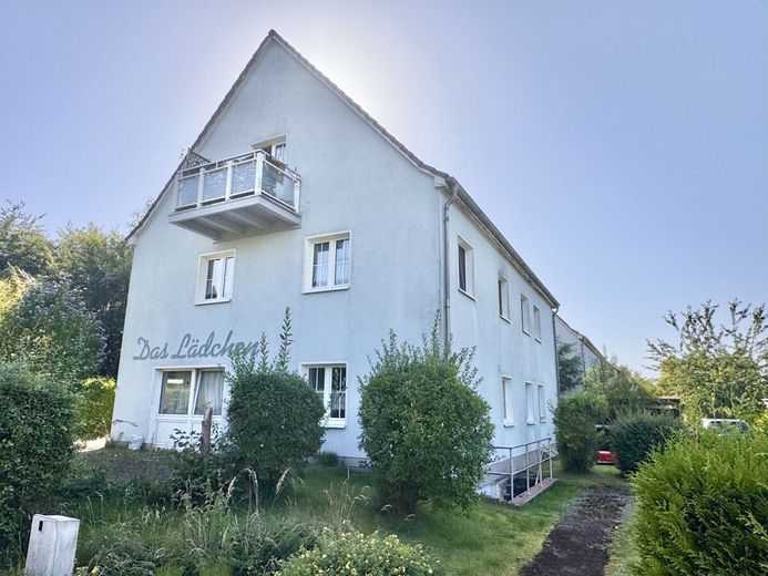 HORN IMMOBILIEN ++ Rechlin an der Müritz Mehrfamilienhaus voll vermietet – Hausansicht Giebelseite