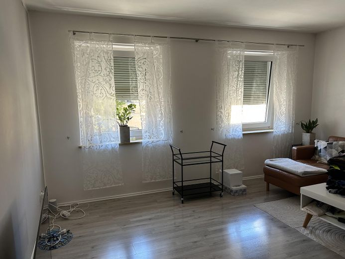 Großzügige 3-Zimmer-Wohnung mit Balkon – zentral in Lauingen – Wohnzimmer