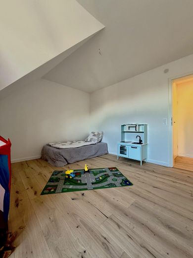 Frisch sanierte 3-ZKB Maisonette mit 2 Balkonen, Tiefgarage, Kamin in ruhiger Lage - Provisionsfrei – Foto 9