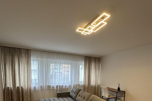 Hochwertig renovierte 2,5-Zimmer-Wohnung mit Panorama-Blick – Stuttgart Mitte