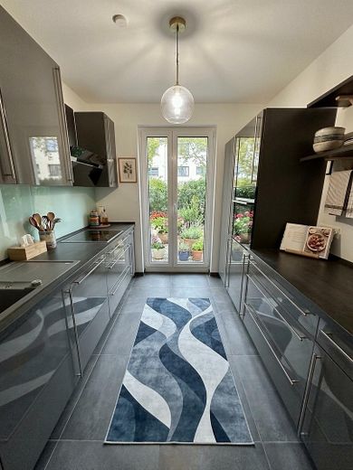 Appartement moderne et haut de gamme de 4 pièces avec jardin - sans commission – Küche