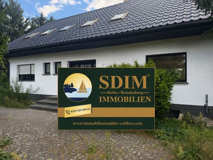 Einfamiienhaus mit Einliegerwohnung bei Cottbus mit grossem Grundstück frisch Renoviert – Foto 1