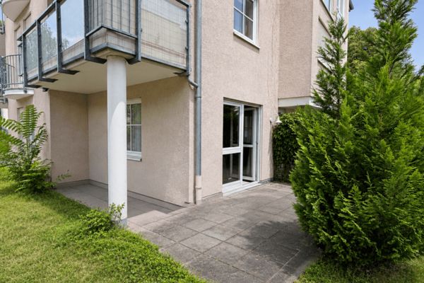 Erdgeschosswohnung mit Terrasse & Nutzungsrecht am Garten