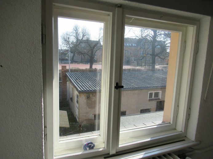 2 Häuser auf einem Grundstück Zentrum EFH Gewerbe 5 Garagen Halle privat – Blick WZ Hinterhaus 