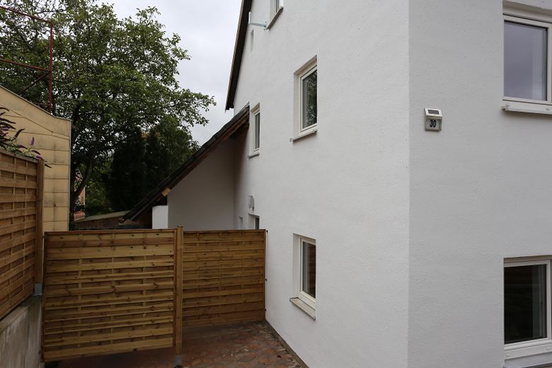 PRECIO REDUCIDO: Dos terrenos con tres casas y potencial de desarrollo – Foto 4