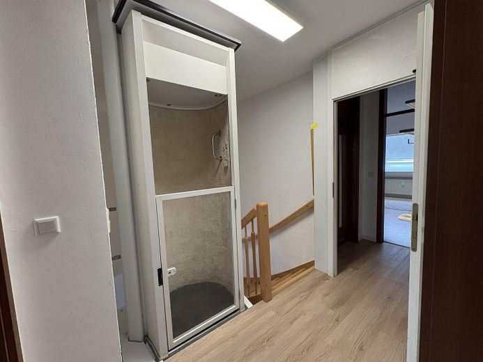 Aufzug im Obergeschoss